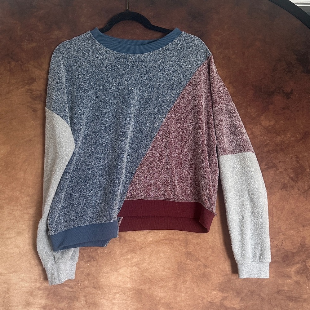 Asymmetrical FUN Storia Tri-Tone Crew Neck Sweater